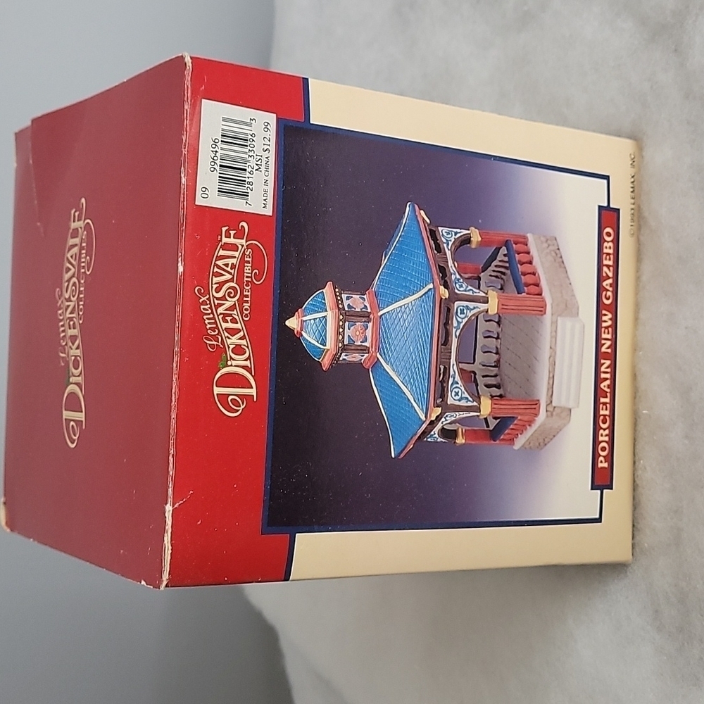 1993 Vintage Lemax Dickensvale Porcelain New Gazebo Collectible Figurine